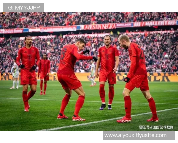 法尔克透露拜仁关注费耶诺德右后卫雷德或成博伊替代人选