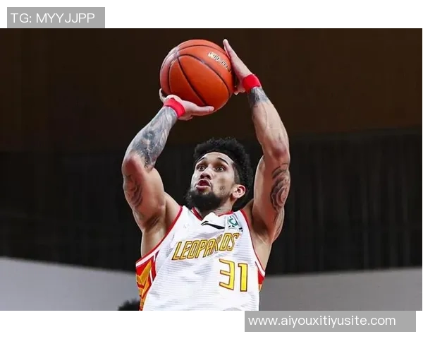 梅里尔外线火力全开10投7中砍下20分5篮板三分球9投6中表现惊艳 梅里尔外线火力全开10投7中砍下20分5篮板三分球9投6中表现惊艳