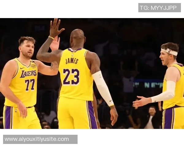 出里夫斯交易传闻引发热议霍华德推荐字母哥东契奇詹姆斯组合 出里夫斯交易传闻引发热议霍华德推荐字母哥东契奇詹姆斯组合