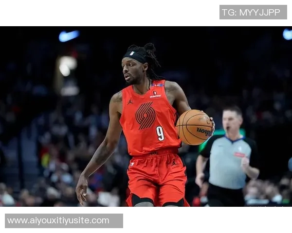 格兰特上半场表现出色9投4中斩获15分3篮板三分球命中率高达50