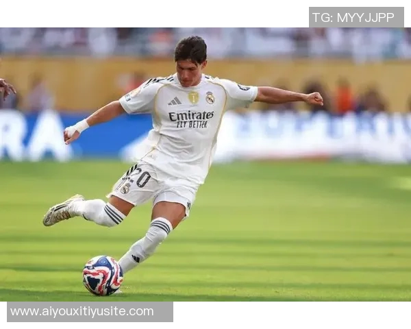 阿诺德庆祝27岁生日皇马队友贝林厄姆与卡雷拉斯送上温馨祝福