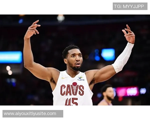 莫布里展现全能进攻能力接队友传球后外线三分精准命中