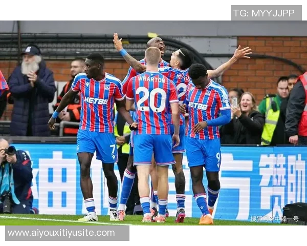 英超最新动态曼联保持不败冲击前列阿森纳稳居榜首领先曼城两分