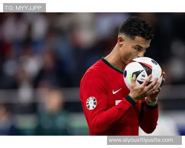 C罗40岁后依然状态火热本赛季已打入30球展现顶级实力