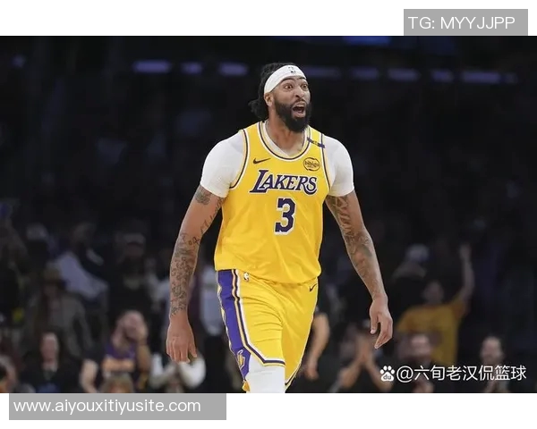 浓眉半场表现亮眼12投6中罚球全中助力球队争胜