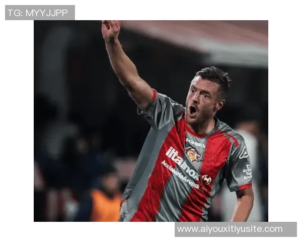 足球专家称瓦尔迪在克雷莫内塞表现出色预计能踢到41岁